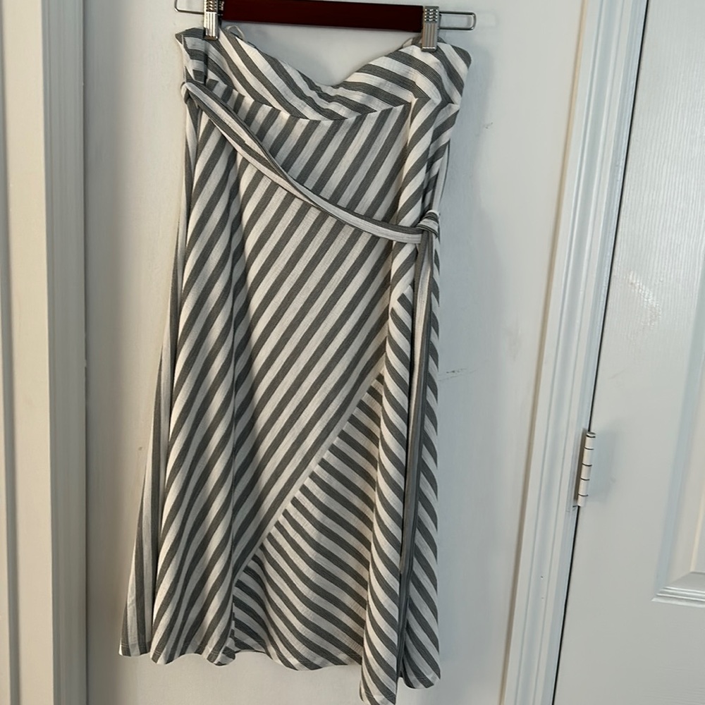 DKNY Size Small Maxi Skirt